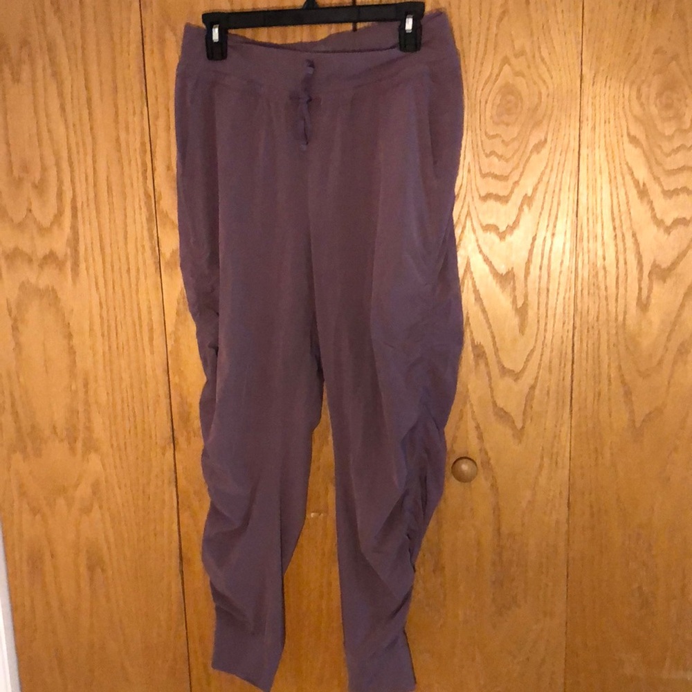 Athleta Plum jogger Pants size 8